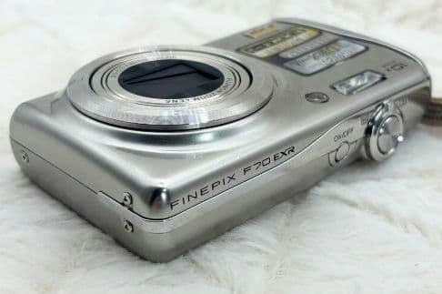 デジタルカメラ FUJIFILM FinePix F70EXR