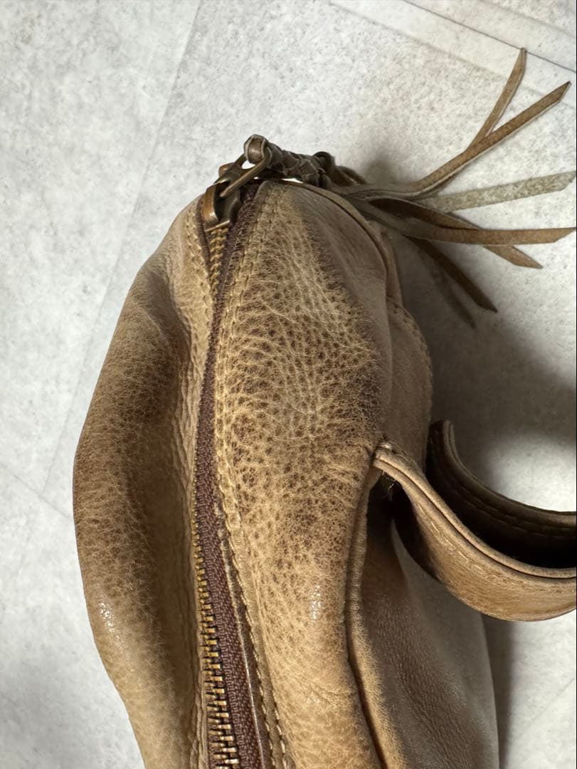 KETO ストマックショルダーバッグ ボディバッグ ベージュ