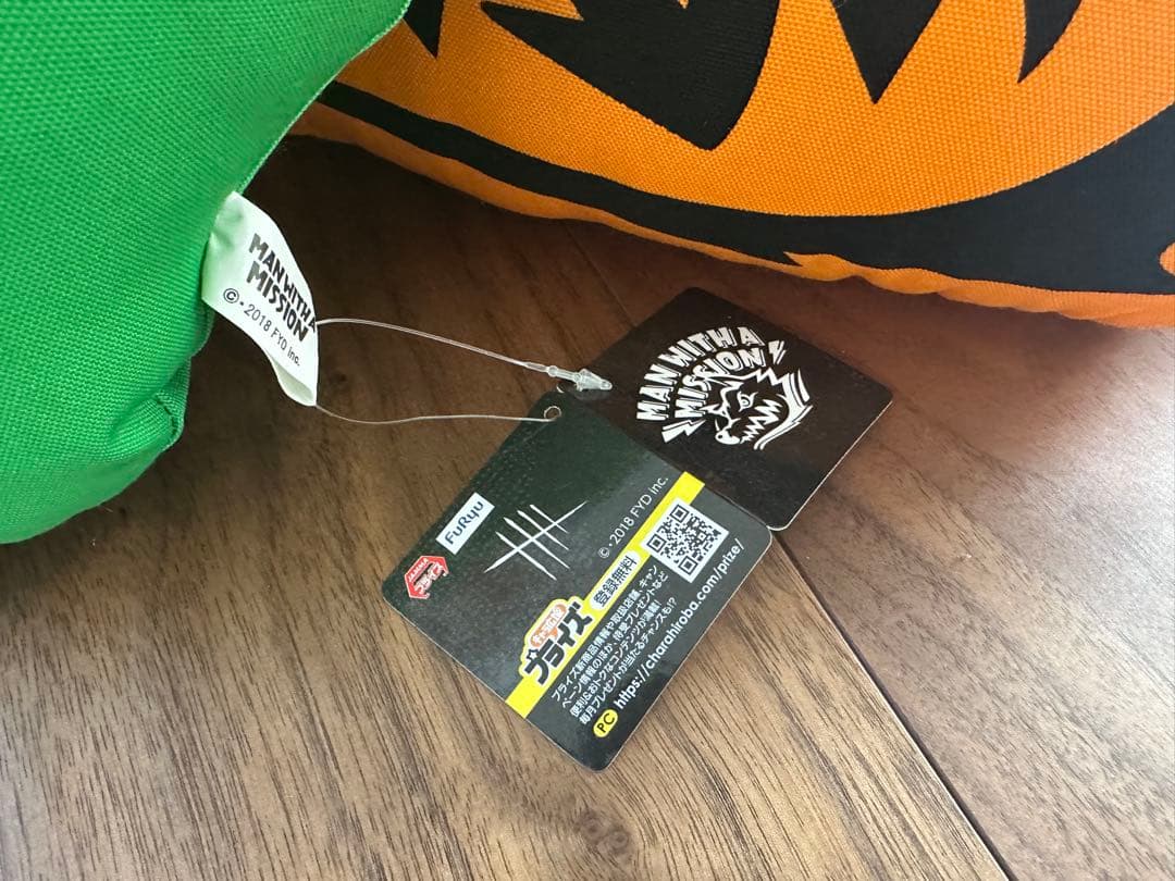 マンウィズアミッション　マンウィーズ　ロゴ　クッション