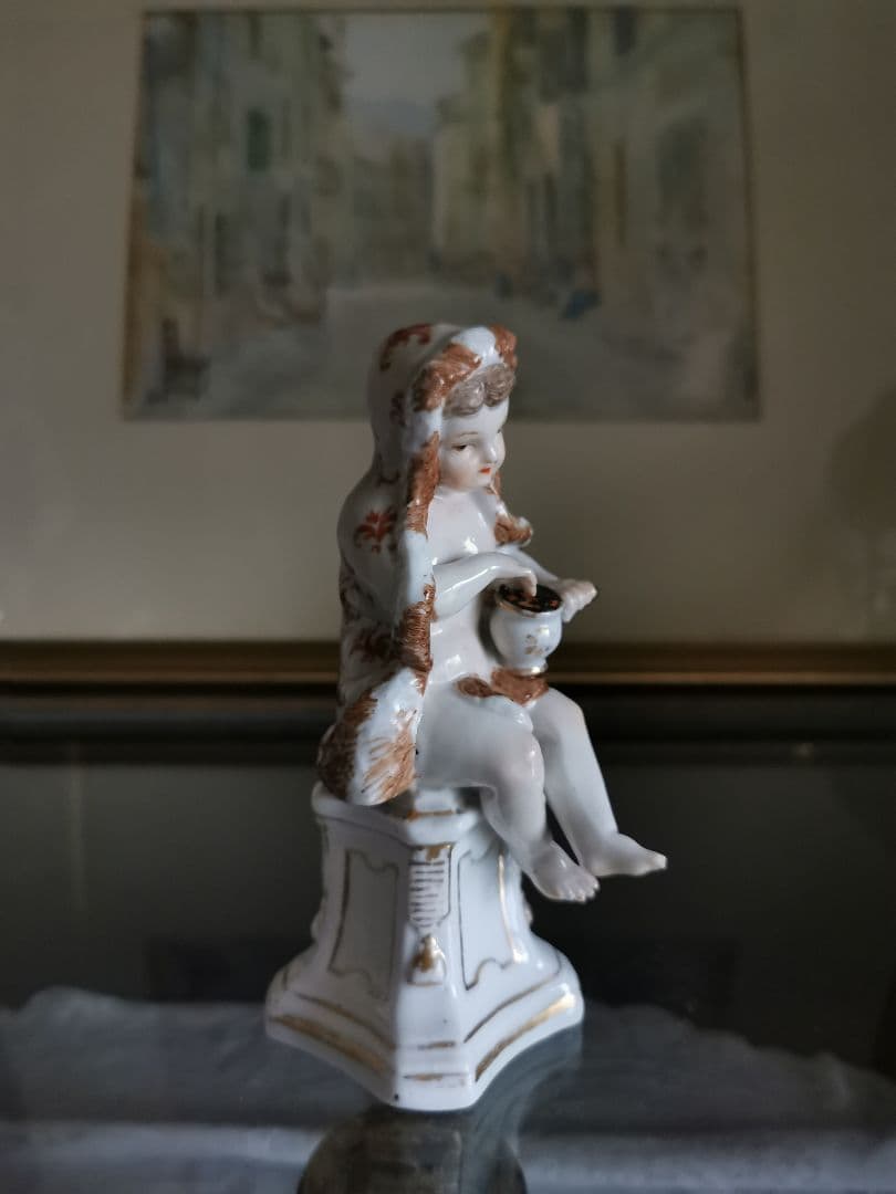 アンティークドイツ 18世紀初期マイセン希少ARⅢポーセリン人形 ポットとマント