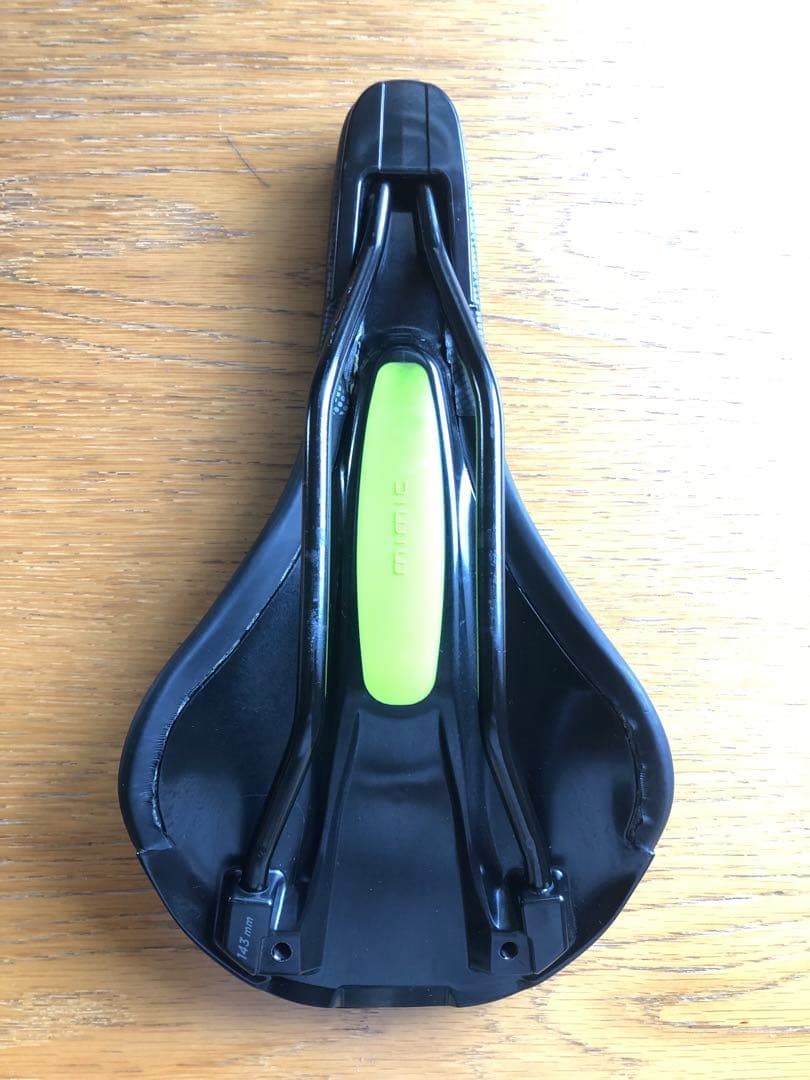 SPECIALIZED サドル 黒　Bridge Comp with MIMIC