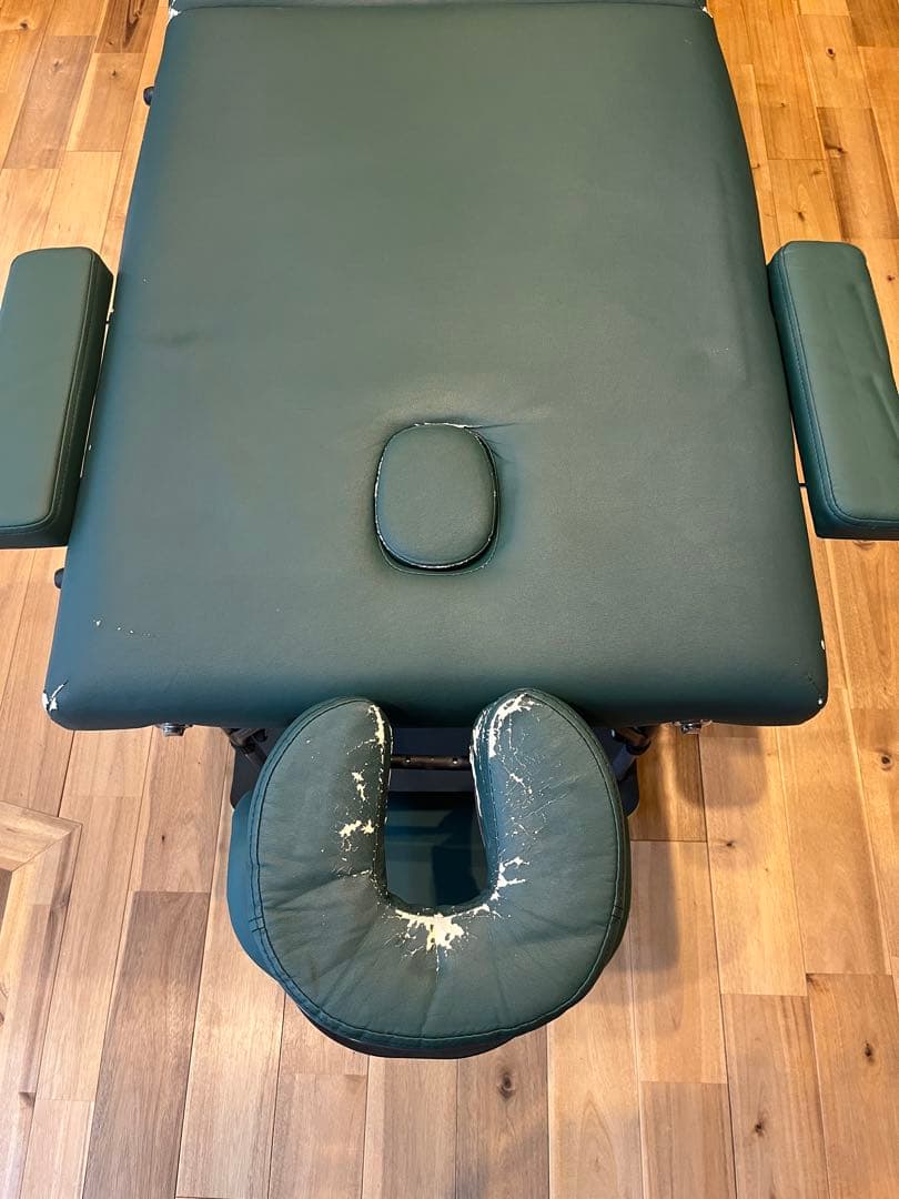 折りたたみ マッサージベッド 軽量13kg 高さ8段階 アルミ脚　整体　エステ