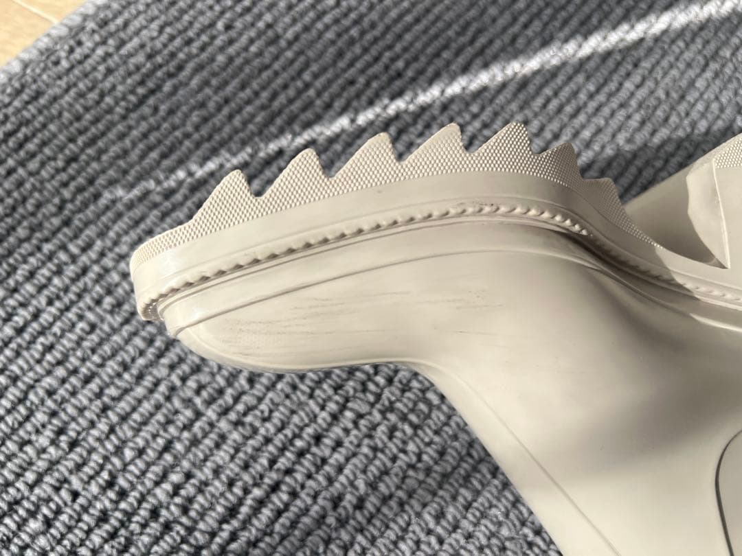 Chloé BETTYレインブーツ(ベージュ)