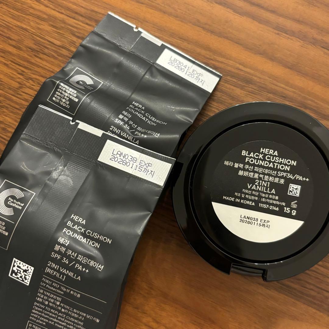 HERA ヘラ　ブラッククッションファンデーション　バニラ　本体＋リフィル2個