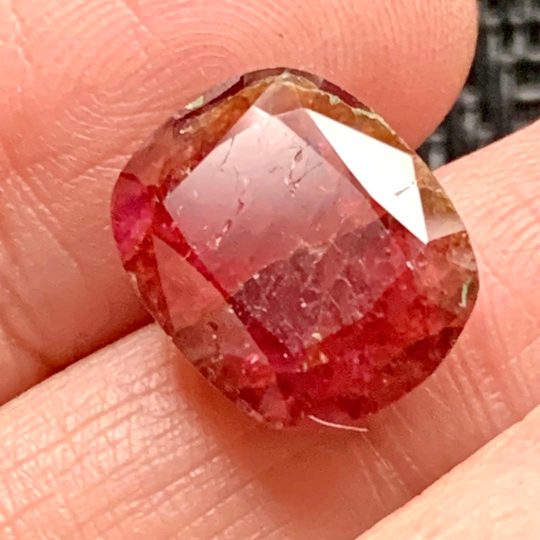 アフガン大粒ファセットルビー4/コランダム/レッド