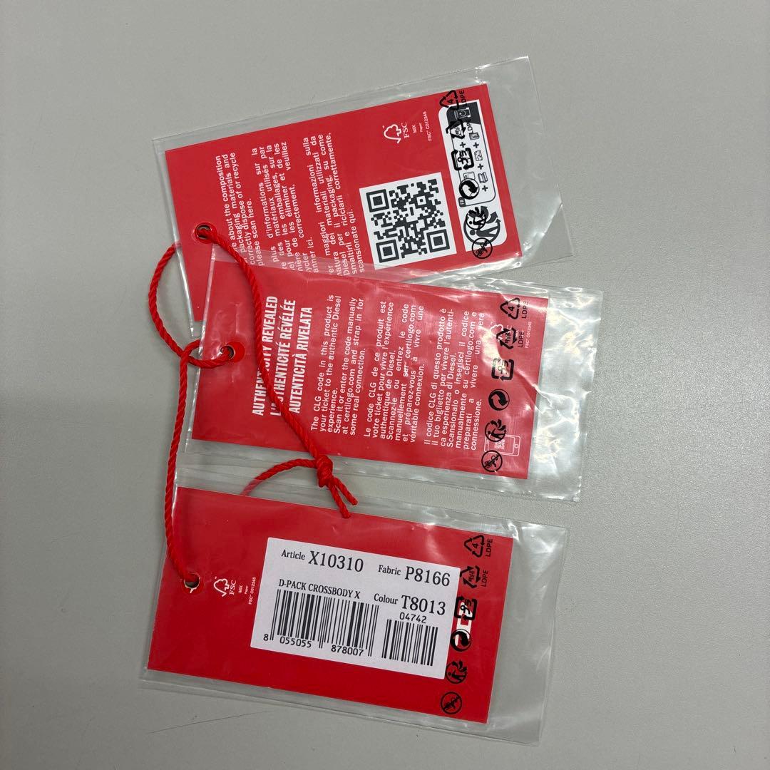 D-PACK CROSSBODY ブラック