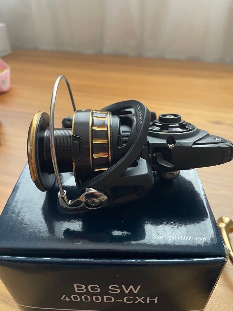 さ*ら様 【美品】ダイワ　BG SW 4000D-CXH ベスト用ポーチ付き