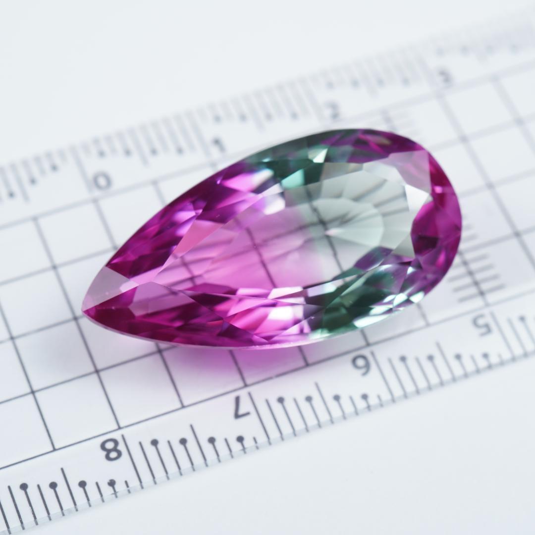 35.86ct バイカラー合成サファイア
