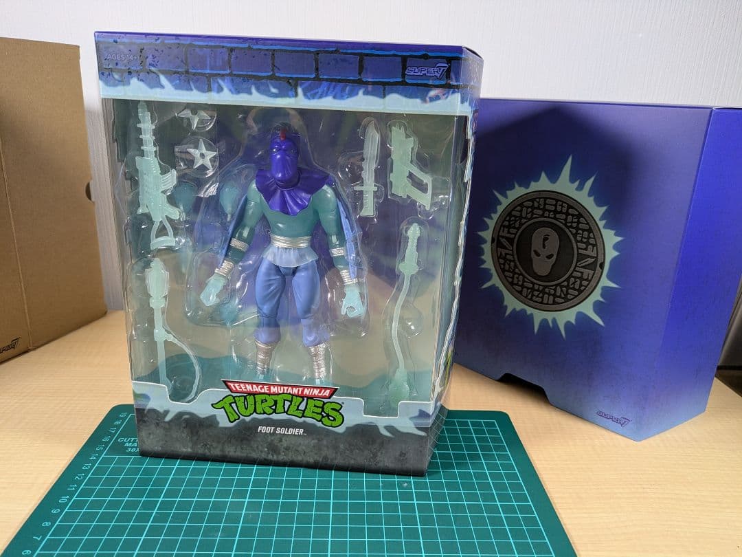 TMNT フットソルジャー ブルー蓄光版 Super7 Ultimates