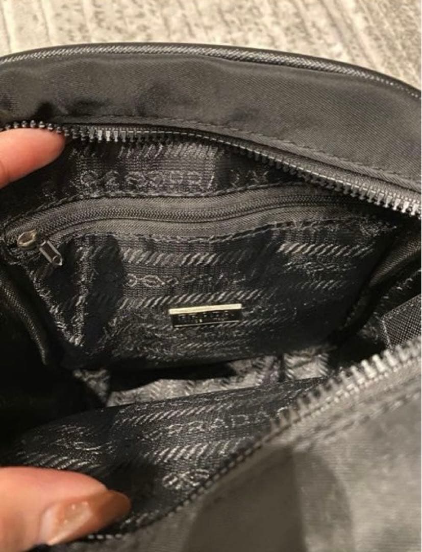 J*O様 PRADA ブラック ショルダーバッグ