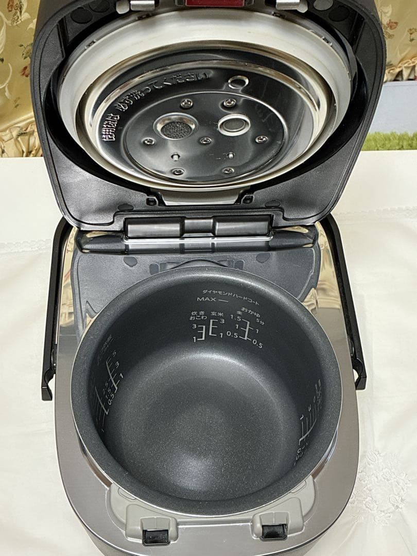 Panasonic おどり炊きSR-MPA101 炊飯器/5.5合　2022年製