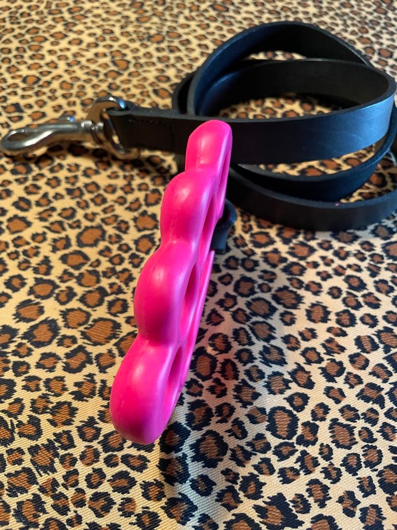 ピンク　ナックル　ドッグ　リード　本革