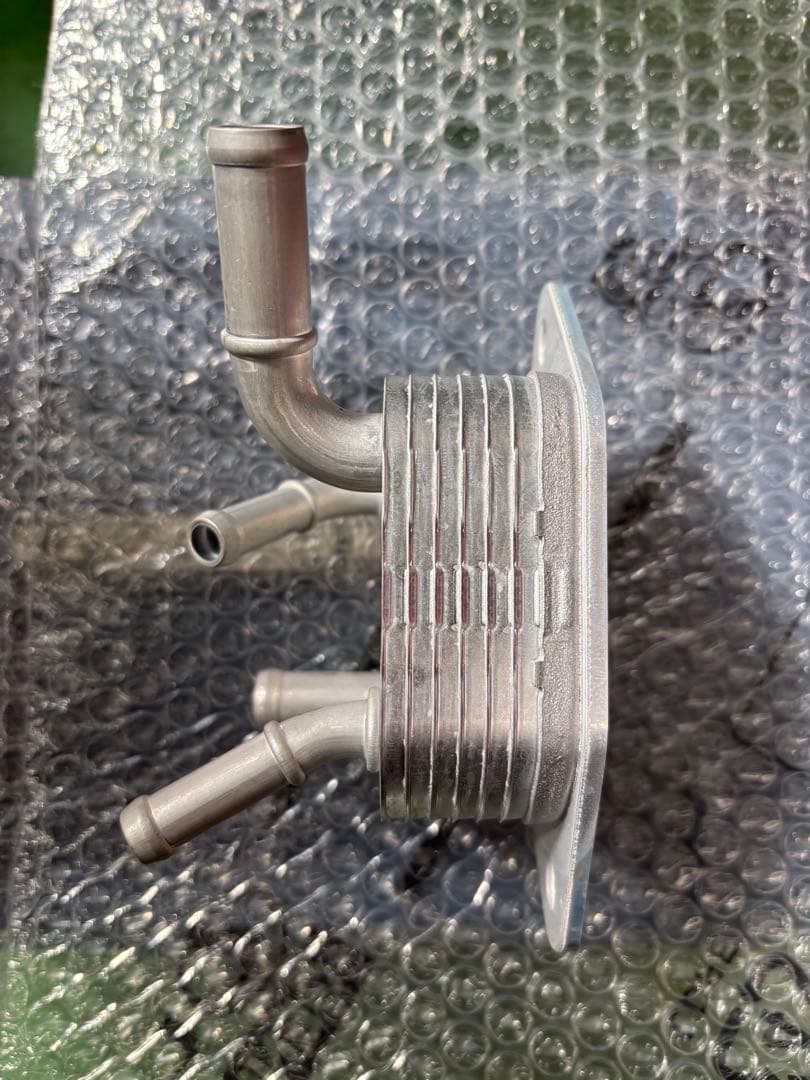 30系アルヴェル　純正オイルクーラー 新品未使用　※処分価格