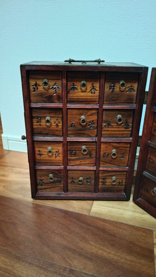 亀*ん様 薬箱　薬箪笥　李調家具　24杯 折り畳み式 中国 民芸 骨董 アンティ