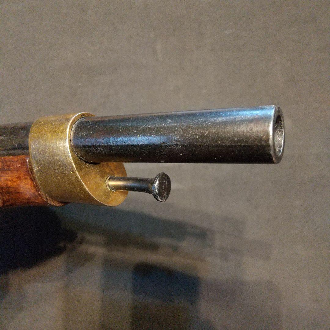 フリントロック式装飾用銃3丁 船舶舵取り付き