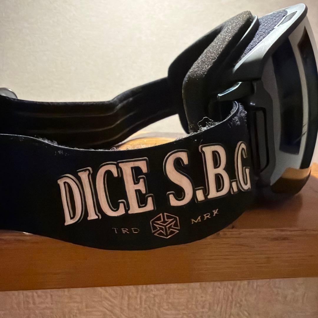 DICE S.B.G. 調光、偏光 ゴーグル即完売品‼️