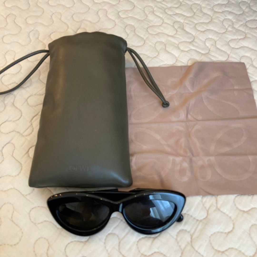 ロエベ ブラック キャットアイ サングラス LW400961