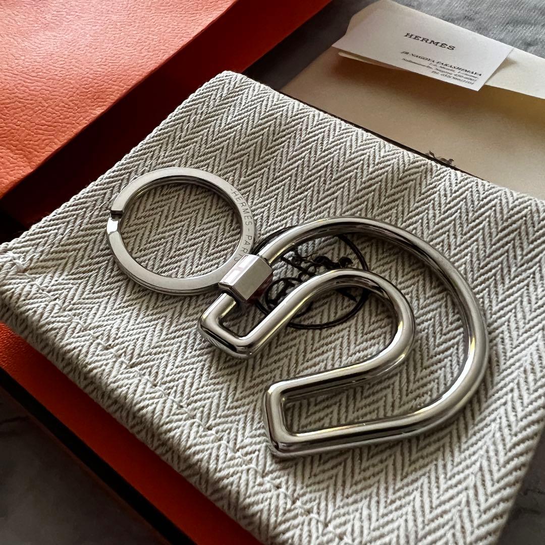 HERMES エルメス　キーホルダー フェール・ア・シュヴァル　オレンジ