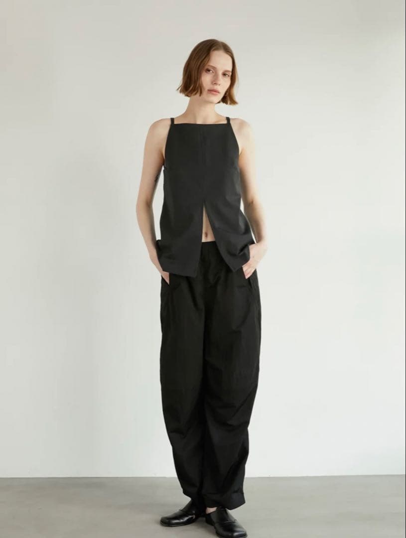 【LA PEAU DE GEM】front cut tops