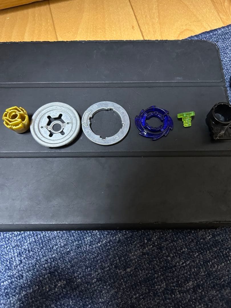 メタルファイトベイブレード　デュオウラヌス　ネジ付き