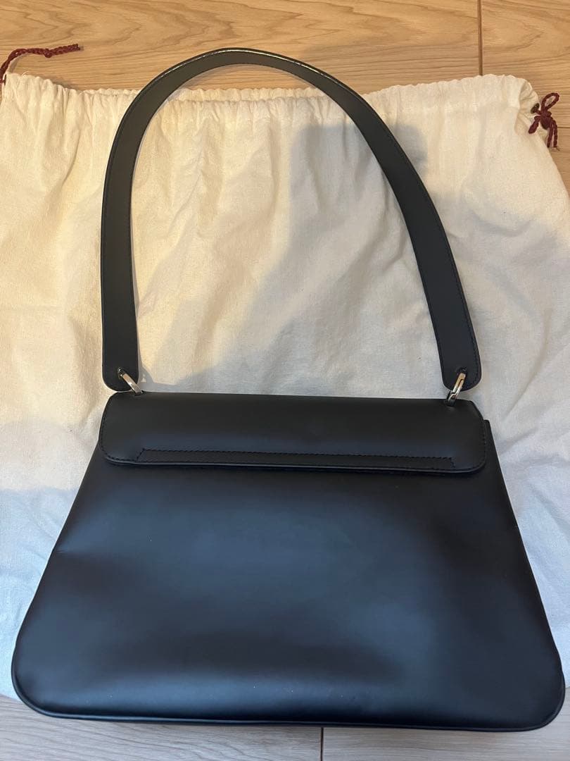 フェラガモ　ブラックレザー バッグ　［最終価格］