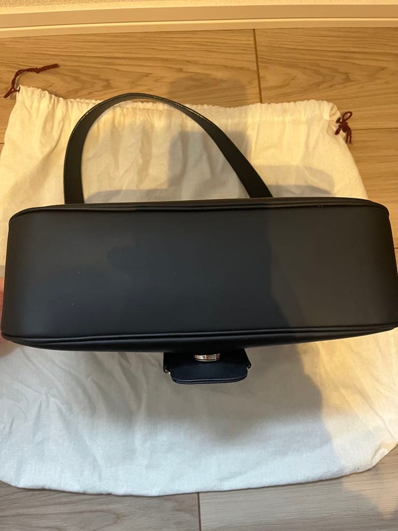 フェラガモ　ブラックレザー バッグ　［最終価格］