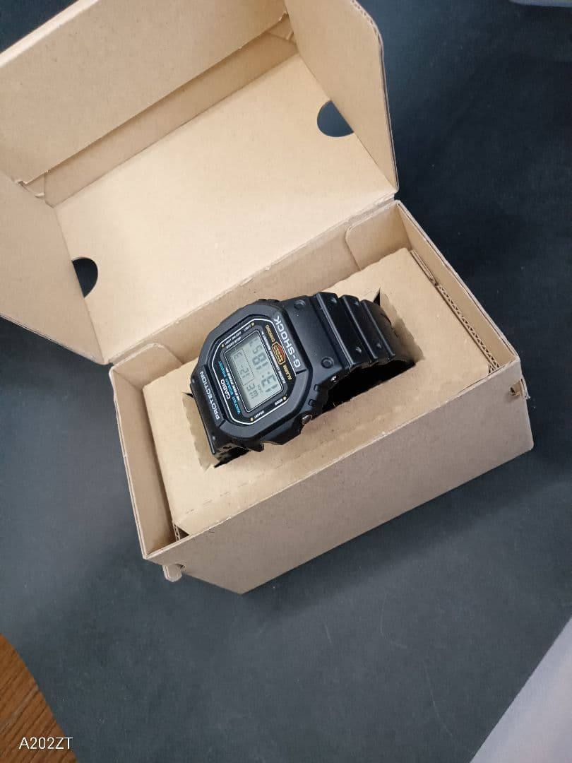 [カシオ] 腕時計 ジーショック 【国内正規品】 DW-5600UE-1JF