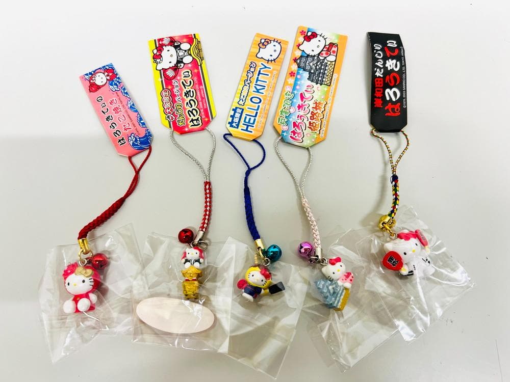 ◆サンリオ HELLO KITTY ご当地 ストラップ 29個セット　08272