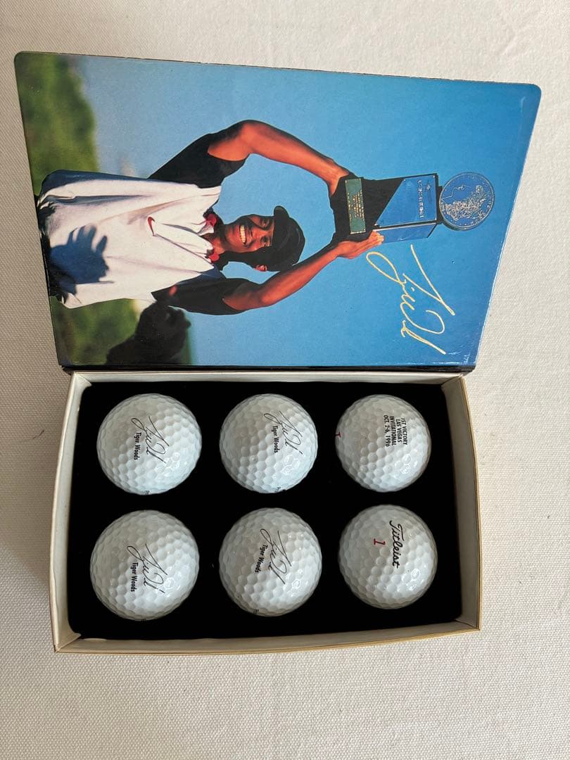 タイガーウッズ　優勝記念ボール　プレミア　訳あり