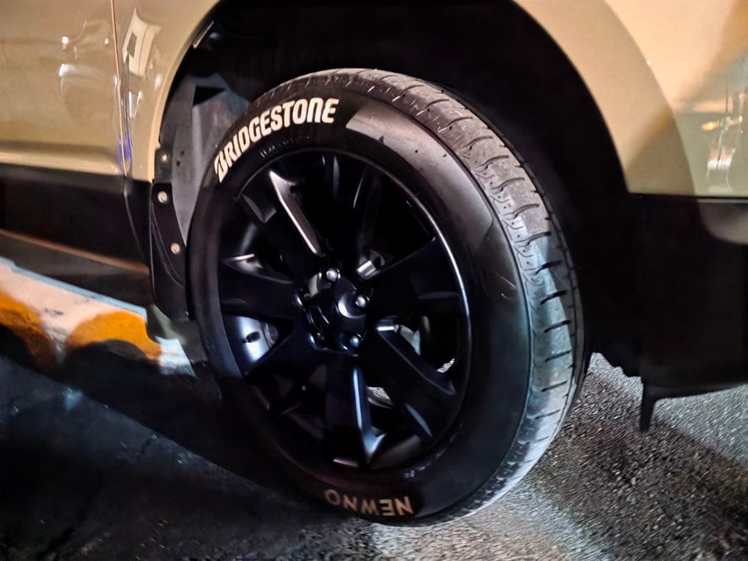 引き取り限定（まよねーず）デリカ18インチホイール黒塗装＋タイヤ4本セット