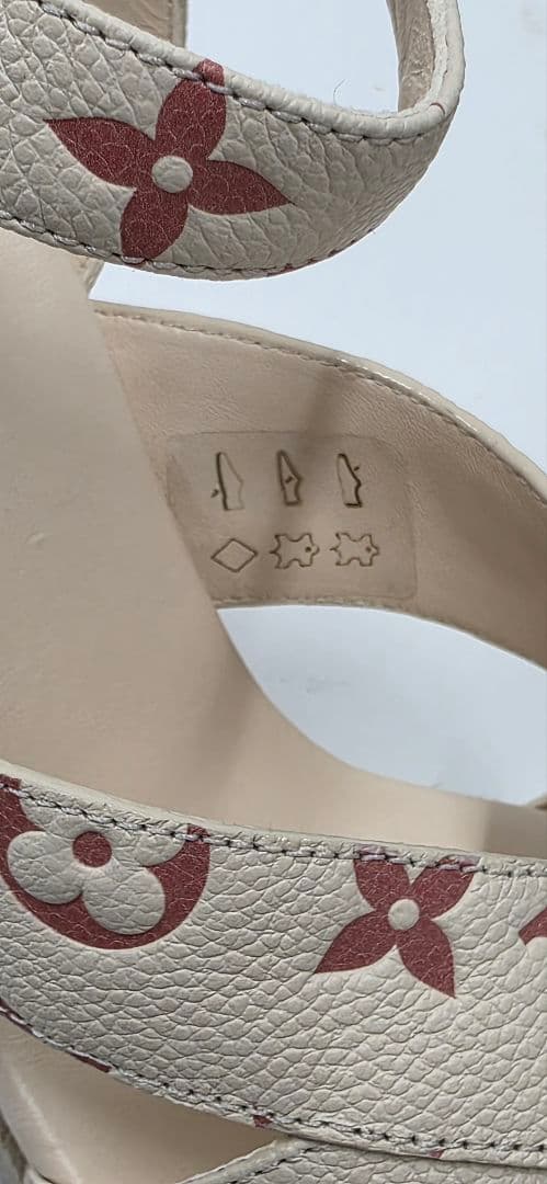 Louis Vuitton ウェッジサンダル ホワイト・ピンク