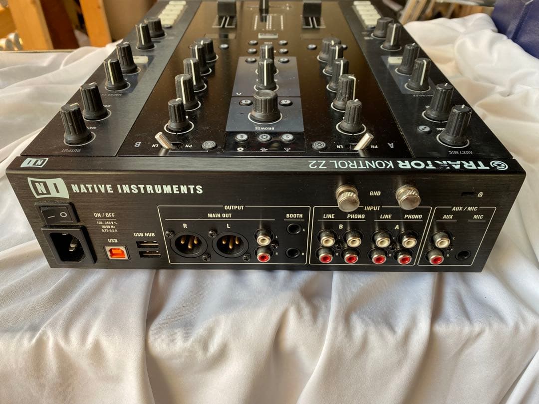 DJ機材 TRAKTOR KONTROL Z2