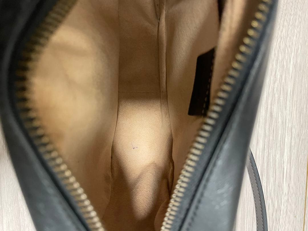 GUCCI マーモント　ミニレザークロスボディバッグ