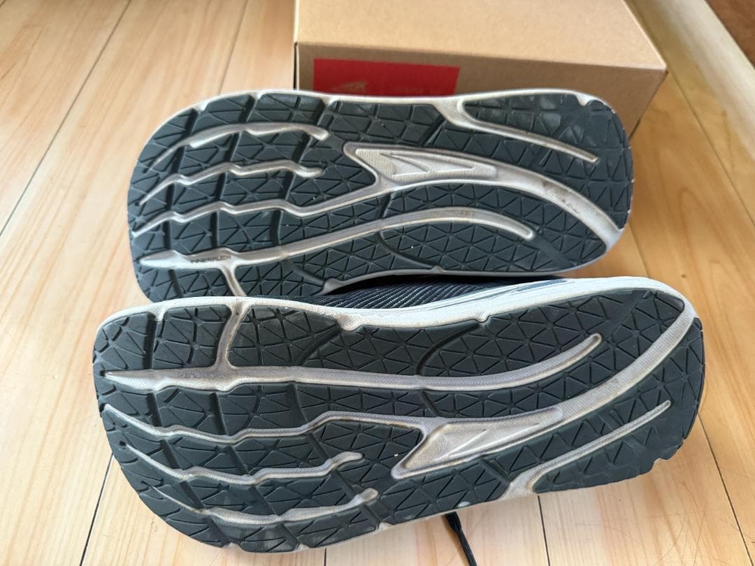 ALTRA ランニングシューズ Paradigm 7 メンズ 25cm ブラック