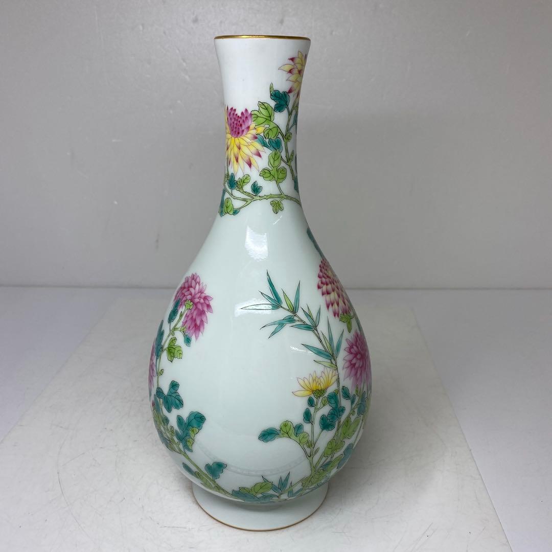 中国美術　大清乾隆年製　粉彩花蝶図花瓶　タニト　東さ7-0809☆2F