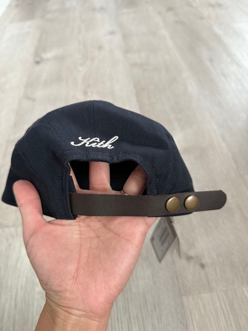 新品未使用品タグ付き KITH ネイビー キャップ Fサイズ