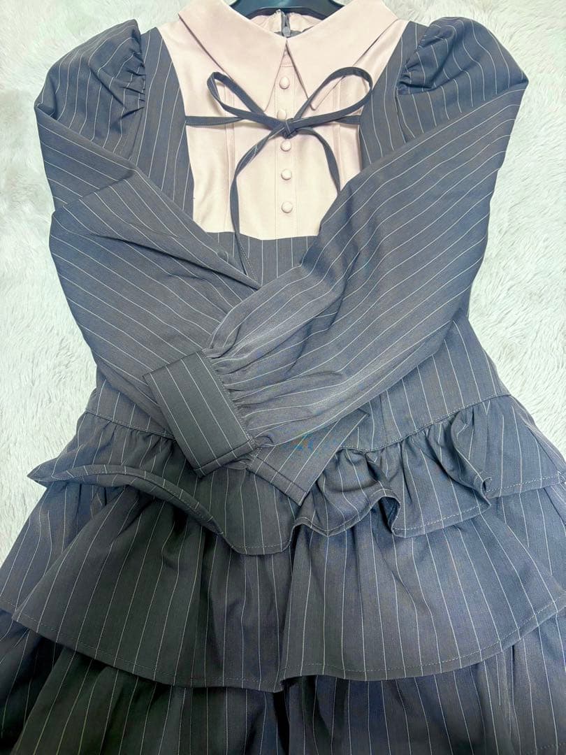 pium ピウム　ヨーク切り替えティアードミニワンピース グレー