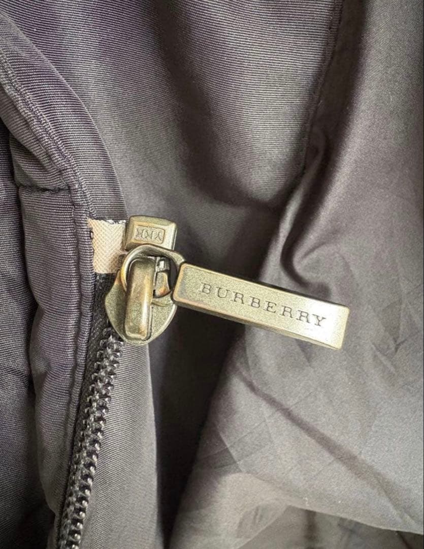 値下バーバリーロンドン 中綿入　フード付 ダウンジャケット メンズ サイズ52