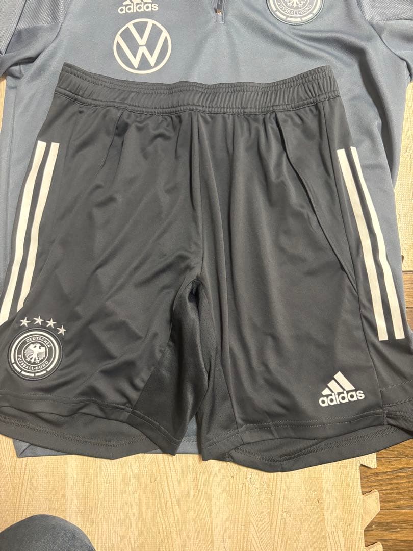 激レアadidas ドイツ代表 AEROREADY 長袖ウェア