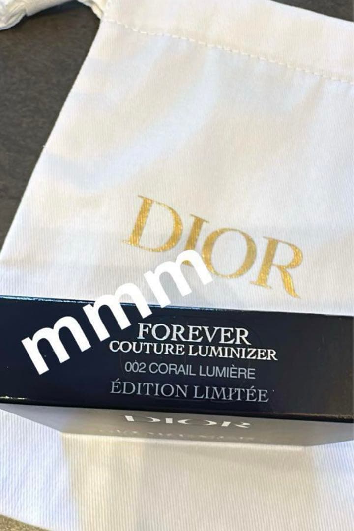 ディオール　スキン フォーエヴァー クチュール ルミナイザー  002 ホリデー