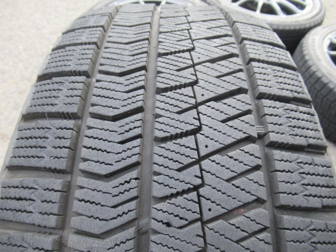スタッドレス☆215/45R17 VRX2 プリウス レガシィ 手渡しOK☆