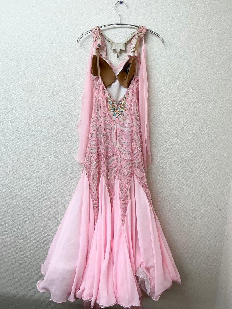 ピンクの社交ダンスドレス