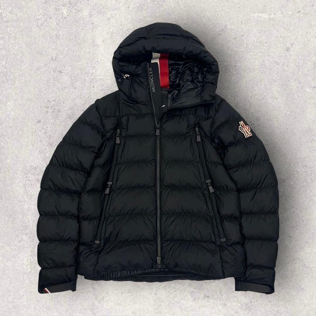 .1695【美品・QR鑑定済み】モンクレール　希少5サイズ ダウンジャケット　黒