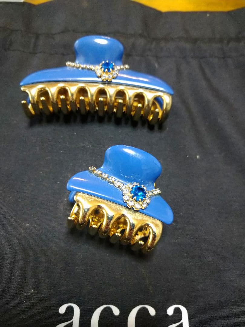 acca ビジュー付き青ヘアクリップ2個セット