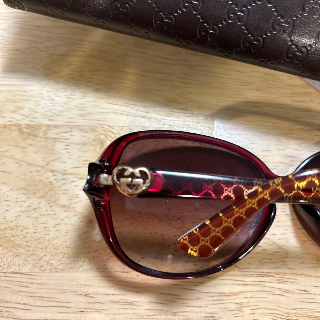 大幅お値下げ！GUCCI ラウンド サングラス レッド ケース付き