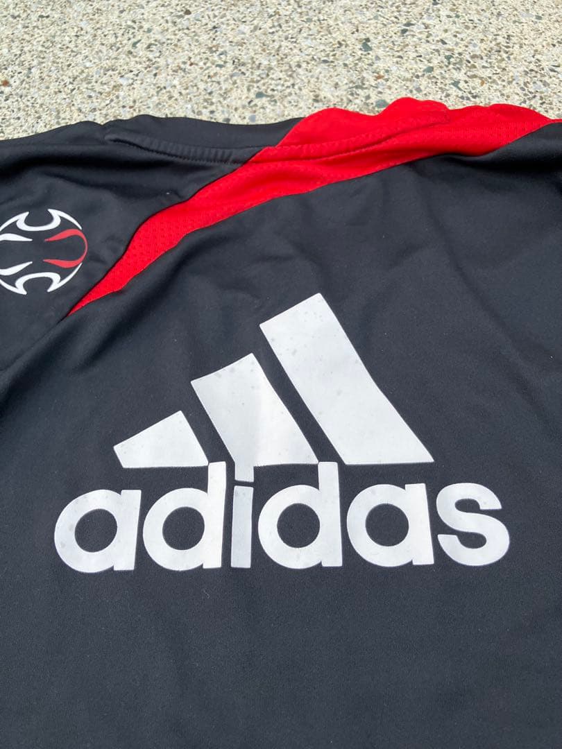 【希少】アディダスxリバプールFC トレーニングシャツ　ビンテージM