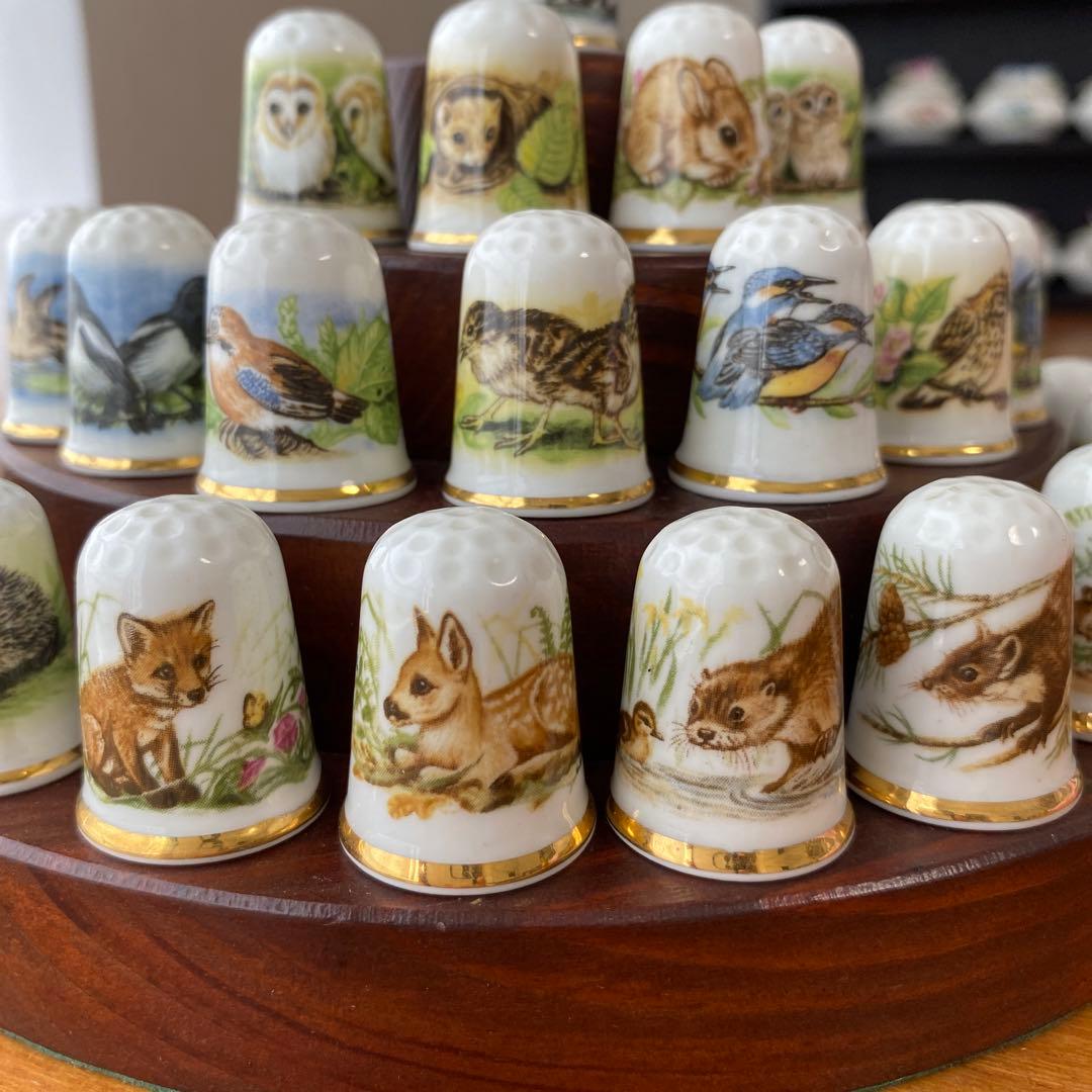 英国　イギリス　オークリーチャイナ　動物イラストの指貫　24個セット　スタンド付