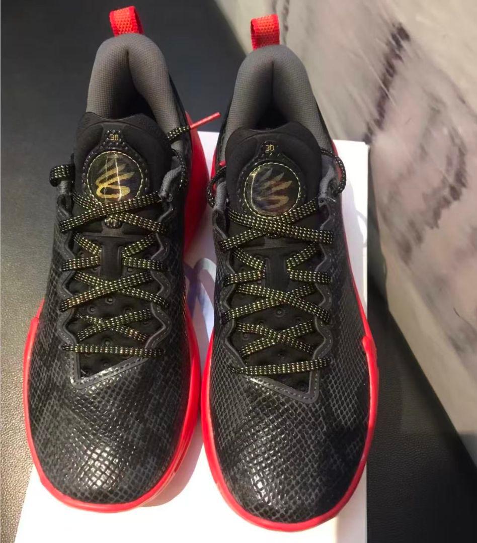 シューズ(男性用) Under Armour Curry 12\"Year of the Snake\"