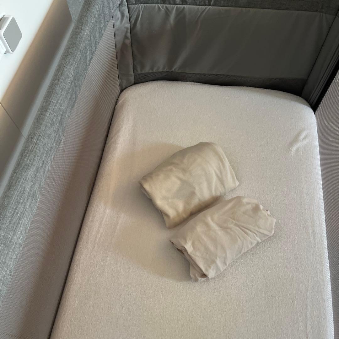 Joie ベビーベッド　添い寝（海外購入）