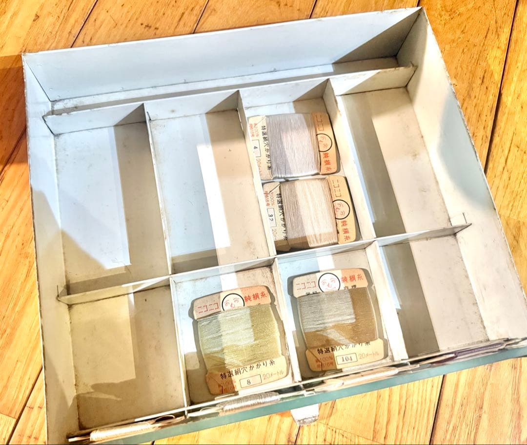 店舗什器 ディスプレイ糸ケース